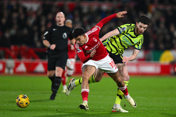 起了球迷和 起了球迷和