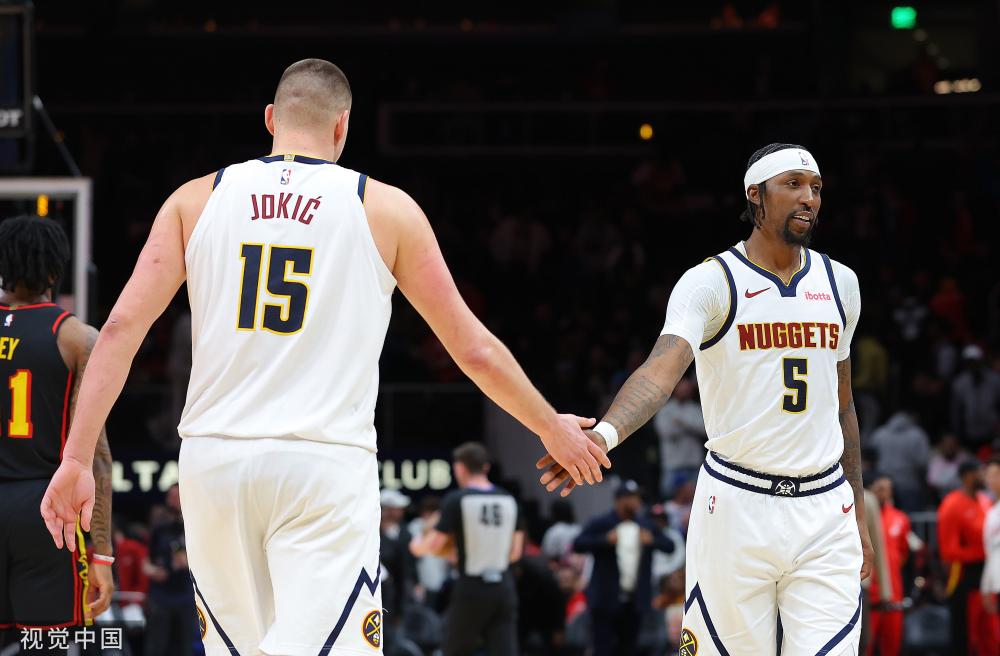 沉痛表示 沉痛表示