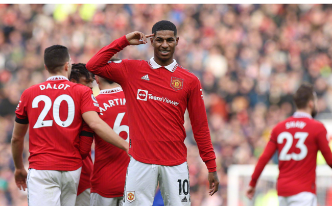 英超-刘易斯破门沃克漏人致丢球 曼城2-2平水晶宫.